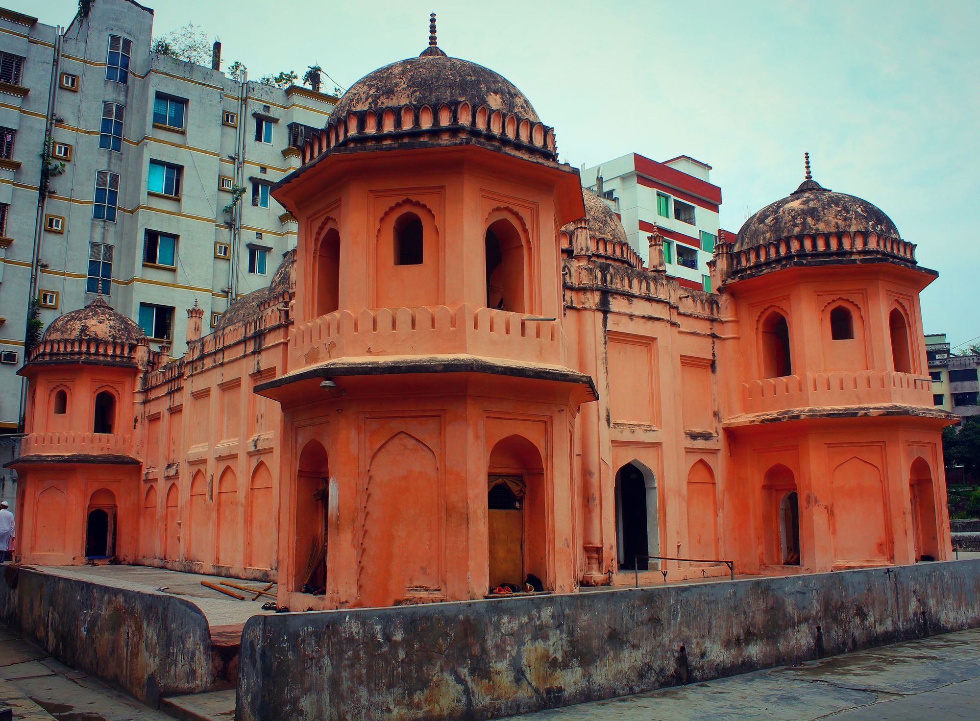 Sat Gambuj Mosque